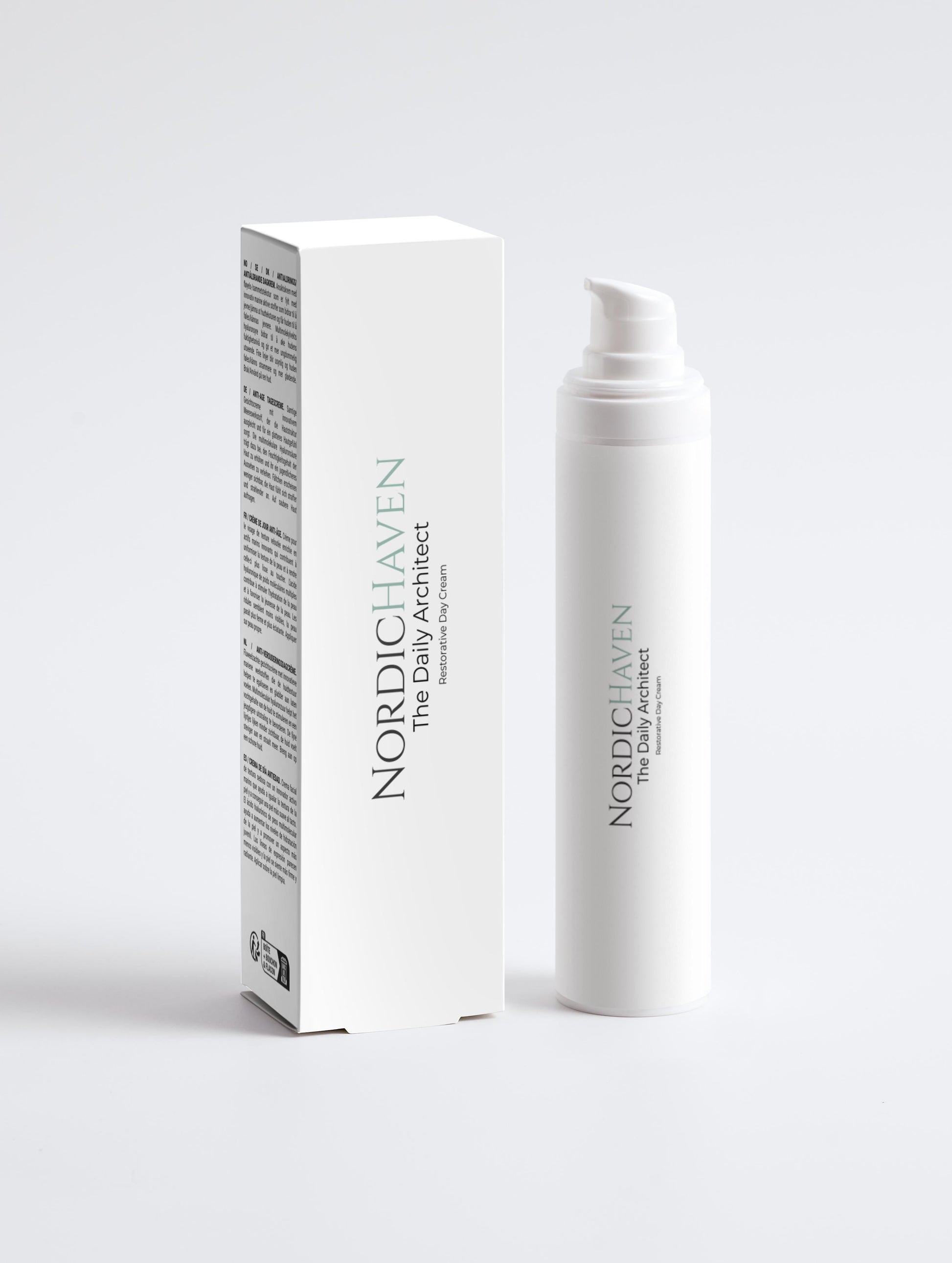 Conditioning day cream for maintaining skin matrix structure and deep hydration